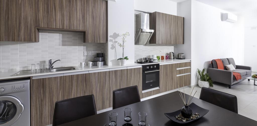 Qcc Residence Ларнака Екстериор снимка